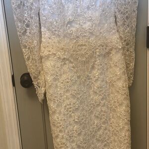 Prestige white beaded lace wedding dress gown size 4 bridal fitted train veil